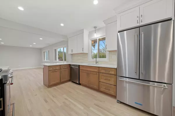 Willowbrook, IL 60527,7925 William Drive