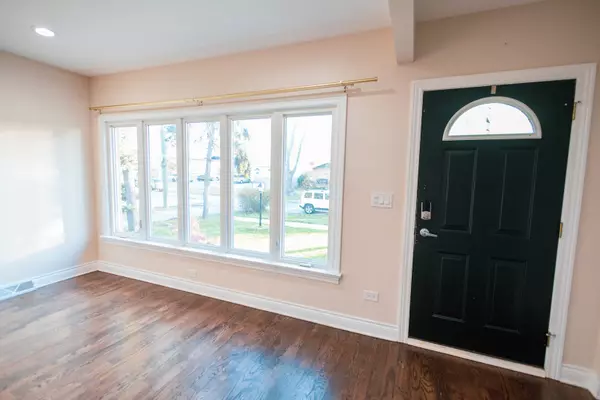 Burbank, IL 60459,7916 Mcvicker Avenue