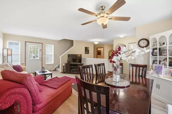 Oswego, IL 60543,315 OGDEN FALLS Boulevard