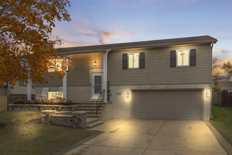 852 Napa Street, Carol Stream, IL 60188