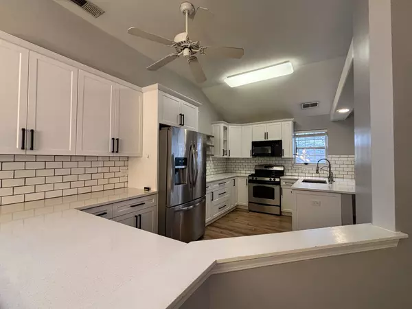 Elgin, IL 60120,1391 Grayshire Court