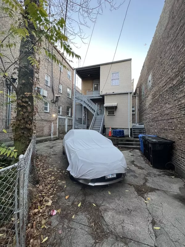 Chicago, IL 60626,6513 N Clark Street