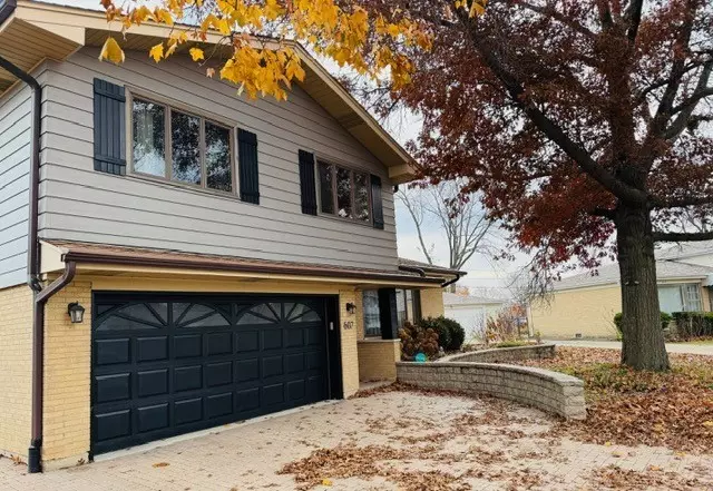 Mount Prospect, IL 60056,607 S Carol Lane