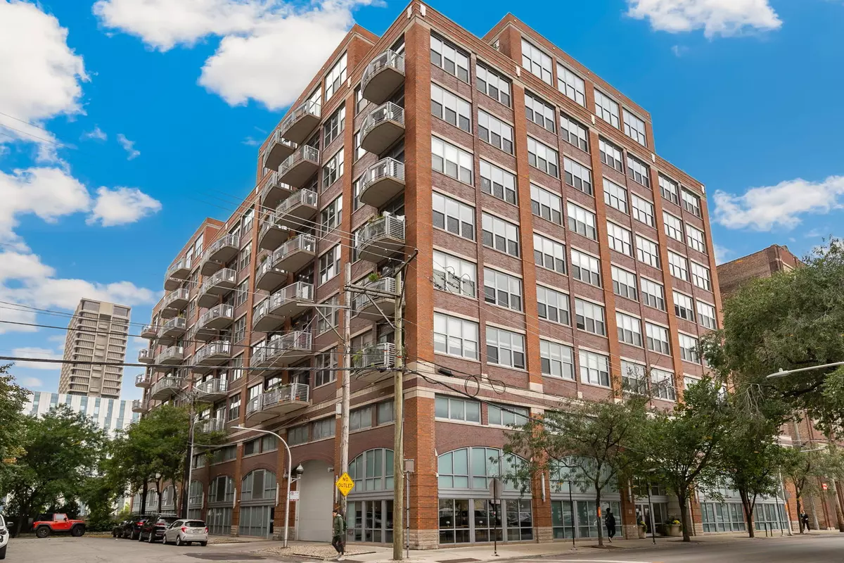Chicago, IL 60607,933 W Van Buren Street #516