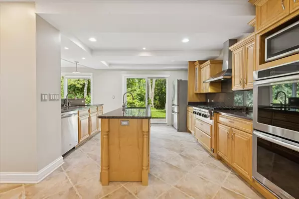 Downers Grove, IL 60515,1136 Barneswood Drive