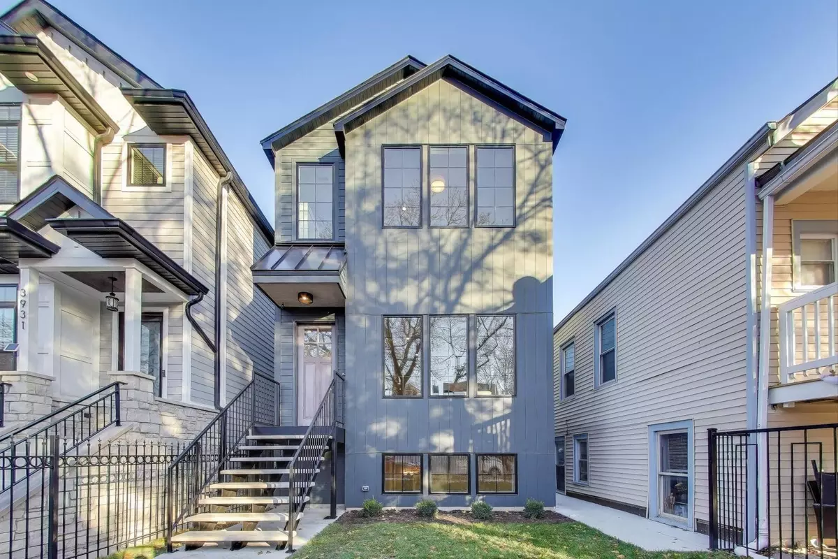 Chicago, IL 60618,3929 N Francisco Avenue