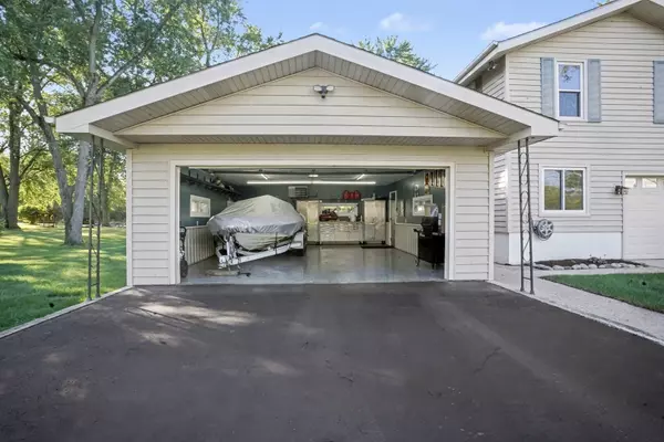 Wilmington, IL 60481,26033 W Catfish Drive