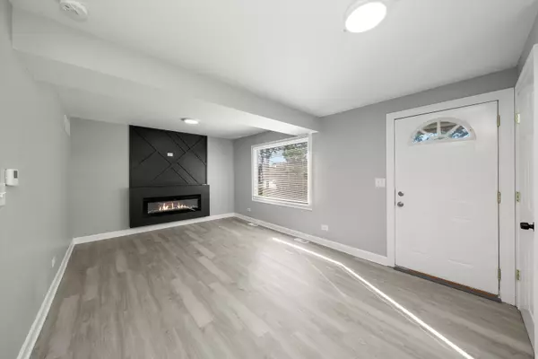 Burbank, IL 60459,6040 W 79TH Street