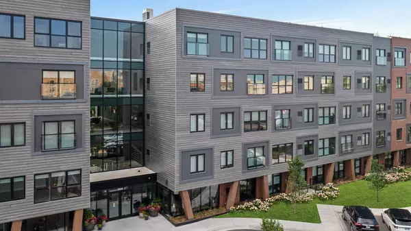 1850 Green Bay Road #424, Highland Park, IL 60035