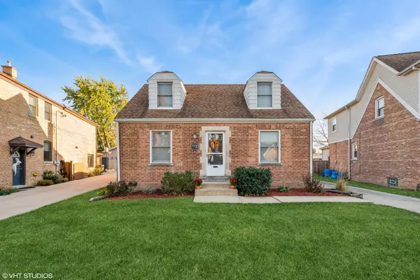 7733 W Glenlake Avenue, Chicago, IL 60631