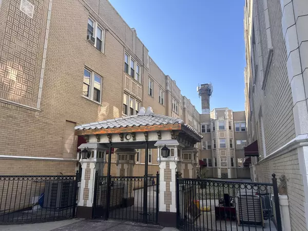 2148 S Gunderson Avenue #341, Berwyn, IL 60402