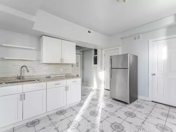 Berwyn, IL 60402,1521 Grove Avenue #1