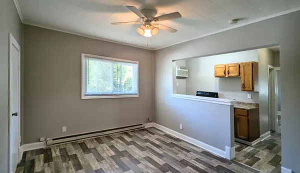 Joliet, IL 60433,832 Richards Street #2E