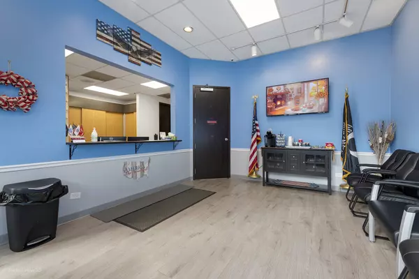 Oak Park, IL 60301,Address not disclosed