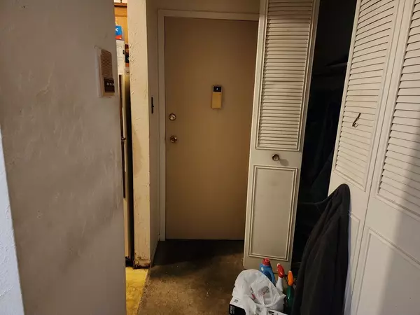 Willow Springs, IL 60480,8000 Archer Avenue #117