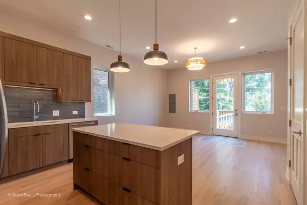 Chicago, IL 60637,6747 S Langley Avenue