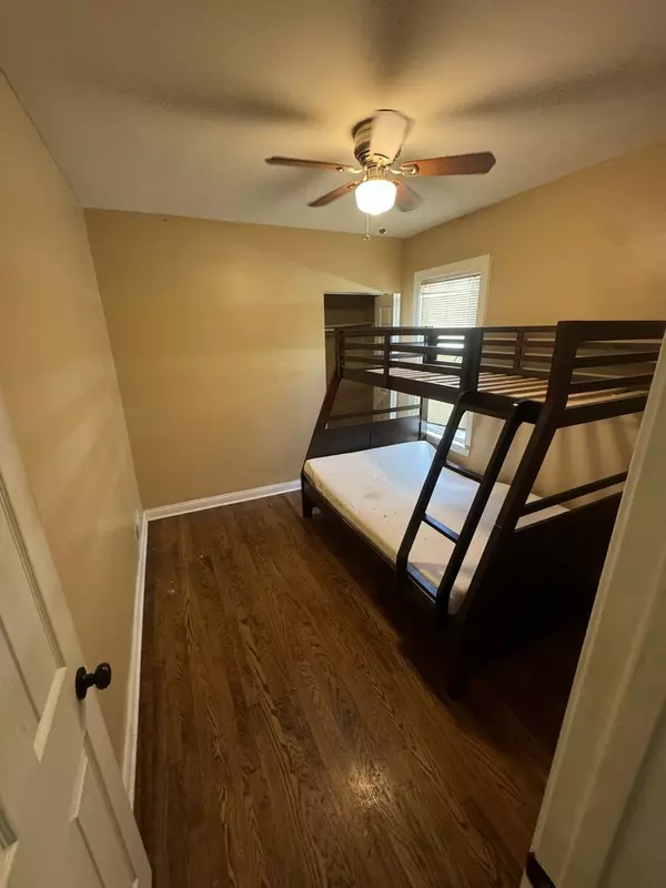 Chicago, IL 60628,10806 S Eggleston Avenue