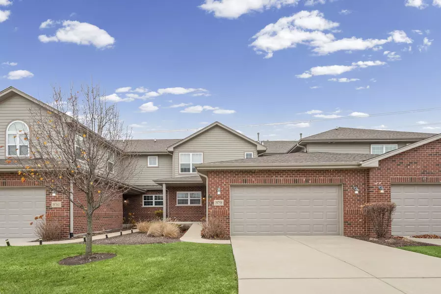 19758 Sunset Court, Tinley Park, IL 60487