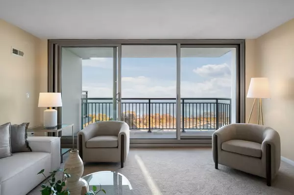 Chicago, IL 60657,3470 N Lake Shore N Drive #23A