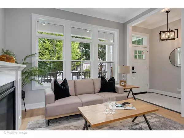 Chicago, IL 60625,4505 N Bernard Street