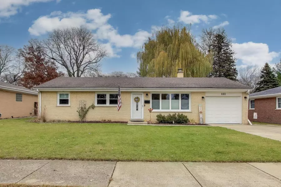 111 S Bobby Lane, Mount Prospect, IL 60056