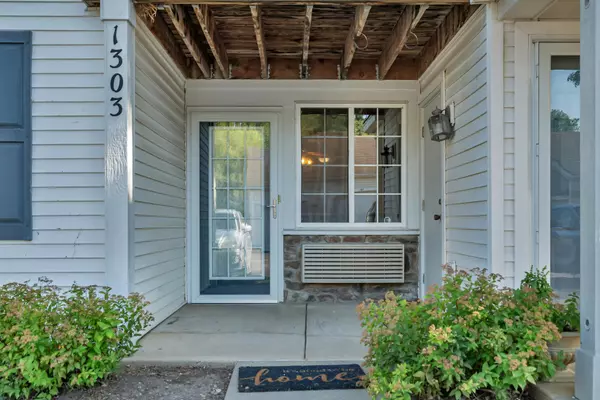 Carpentersville, IL 60110,1303 Silverstone Drive #1303