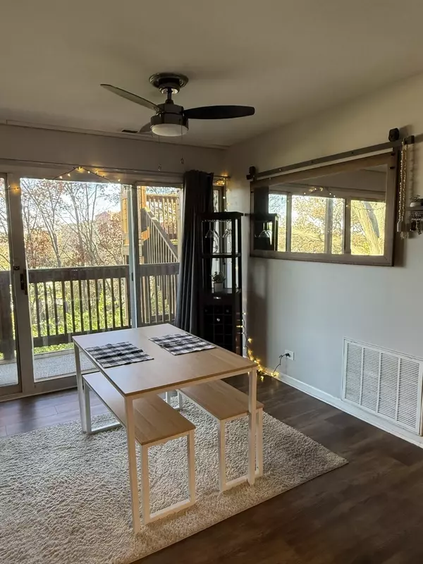 Lisle, IL 60532,5811 Oakwood Drive #C