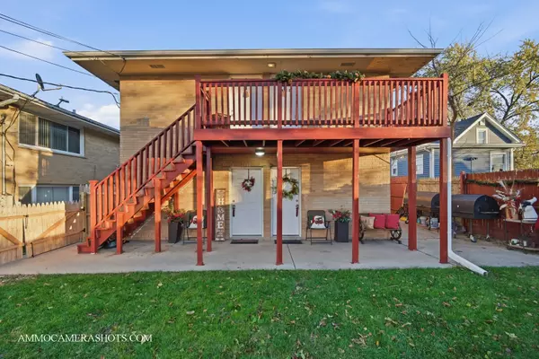 909 Bishop Avenue, Aurora, IL 60506