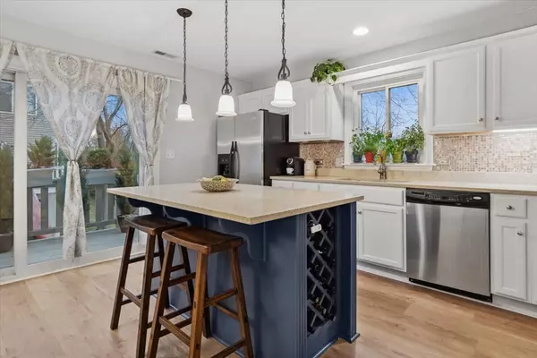 Darien, IL 60561,2667 Woodmere Drive