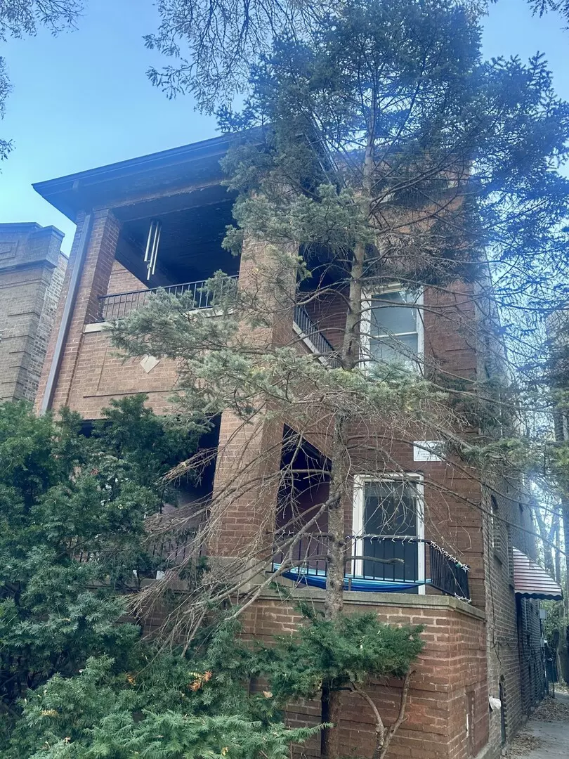 Chicago, IL 60626,6434 N Magnolia Avenue #2