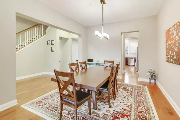 Arlington Heights, IL 60004,1506 W NORTHWEST Highway