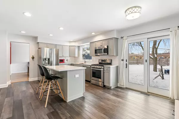 Mount Prospect, IL 60056,1720 N Burning Bush Lane