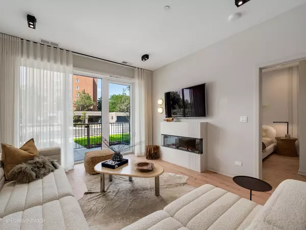 Chicago, IL 60622,1235 N ASHLAND Avenue #303