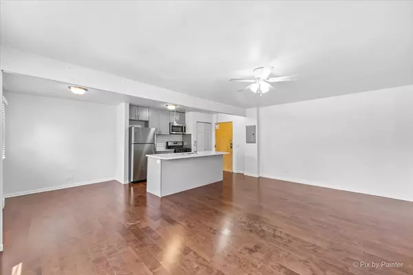 Chicago, IL 60626,7319 N Rogers Avenue #102