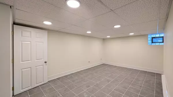 Lemont, IL 60439,607 Walnut Street #5