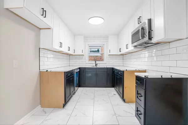 Dolton, IL 60419,14223 University Avenue