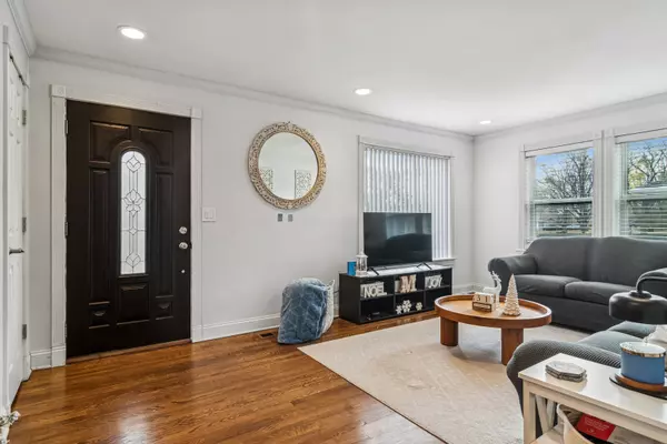 Palatine, IL 60074,102 S ASHLAND Avenue