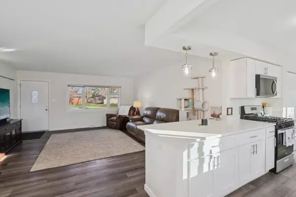 Des Plaines, IL 60016,866 Clark Lane