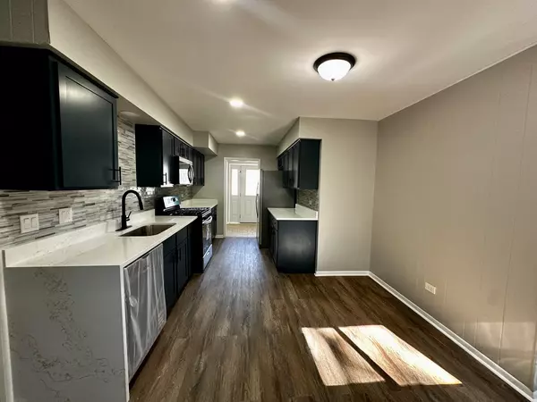 South Holland, IL 60473,1229 E 165TH Place