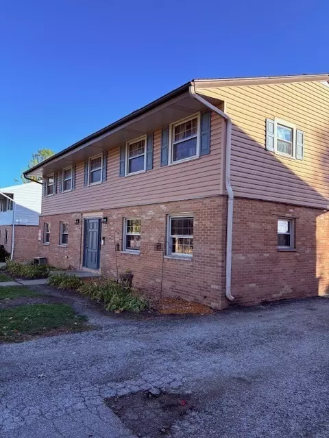 Vernon Hills, IL 60061,625/627 Westmoreland Drive