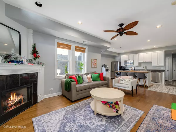 Chicago, IL 60618,4022 N Monticello Avenue #3N