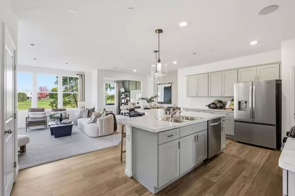 Hoffman Estates, IL 60169,2021 Kensington Lane #03004