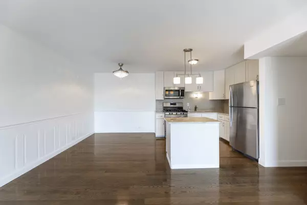 Oak Lawn, IL 60453,9820 S Pulaski S Road #213