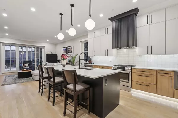 Chicago, IL 60657,1934 W BELMONT Avenue #1E