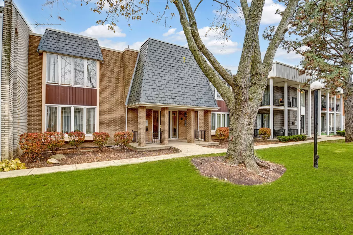 Oak Lawn, IL 60453,4119 W 98th Street #A