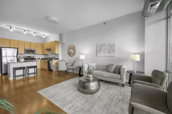 Chicago, IL 60607,901 W Madison Street #603