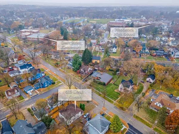 Woodstock, IL 60098,415 Dean Street #2