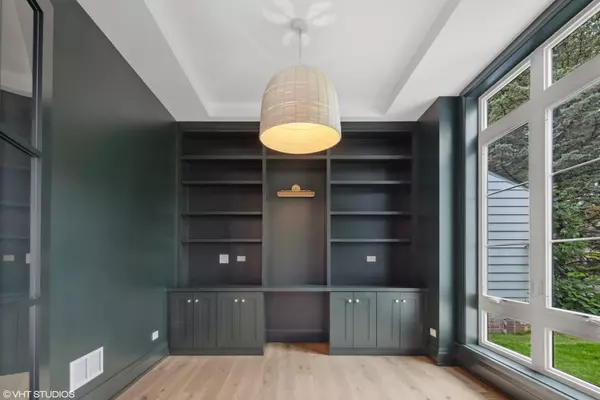 Elmhurst, IL 60126,286 N Indiana Avenue