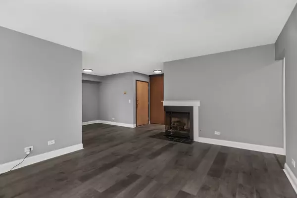 Woodridge, IL 60517,7020 ANDOVER Court #102