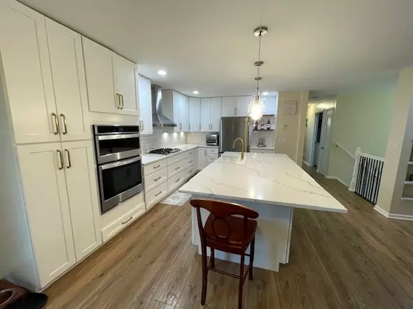 Bolingbrook, IL 60440,233 Charlotte Lane